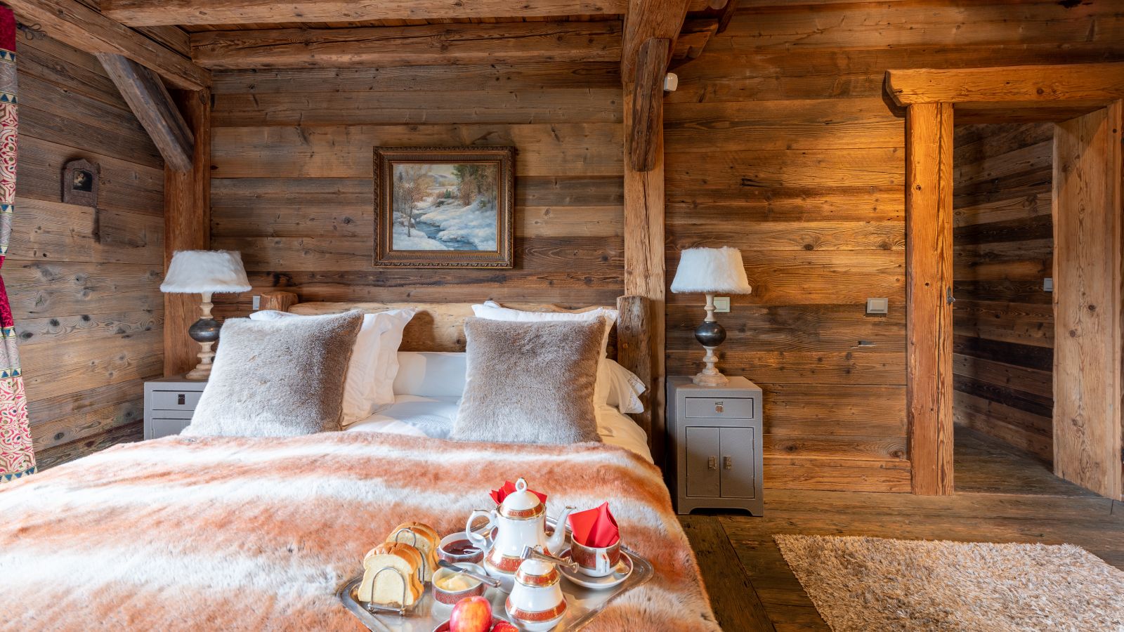 Luxury-Ski-Chalet-Meribel-Chalet-Drukha-Oxford-Ski-Bedroom (23).jpg