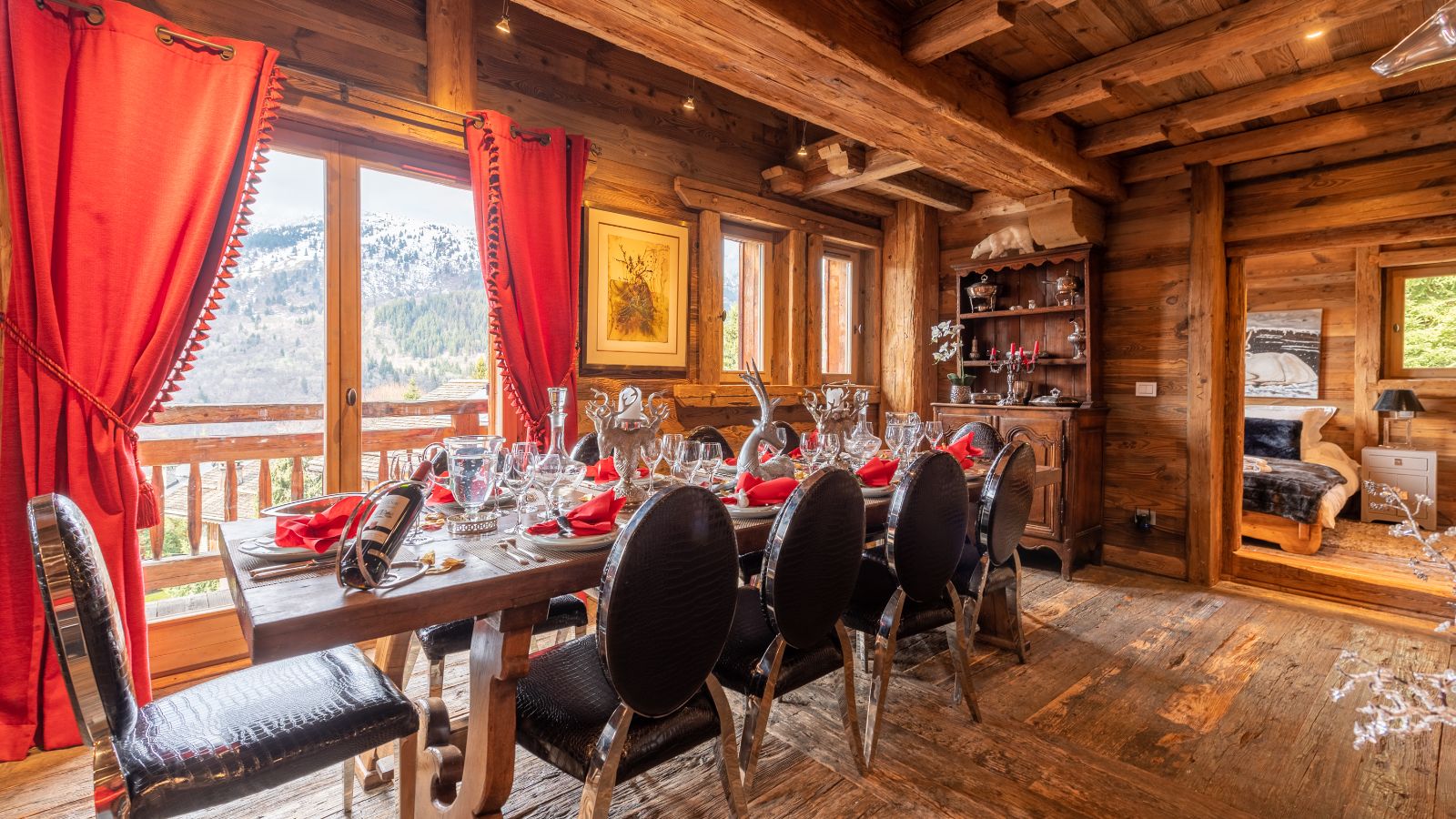 Luxury-Ski-Chalet-Meribel-Chalet-Drukha-Oxford-Ski-Dining.jpg