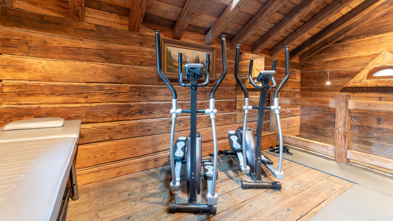 Luxury-Ski-Chalet-Meribel-Chalet-Drukha-Oxford-Ski-Gym.jpg