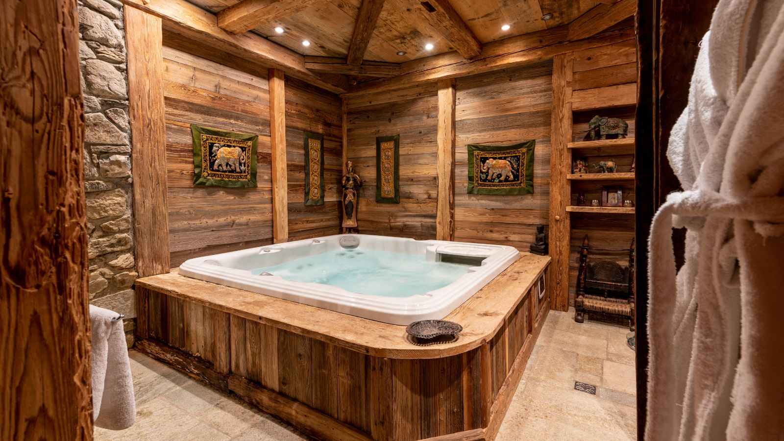 Luxury-Ski-Chalet-Meribel-Chalet-Drukha-Oxford-Ski-Hot-Tub.jpg