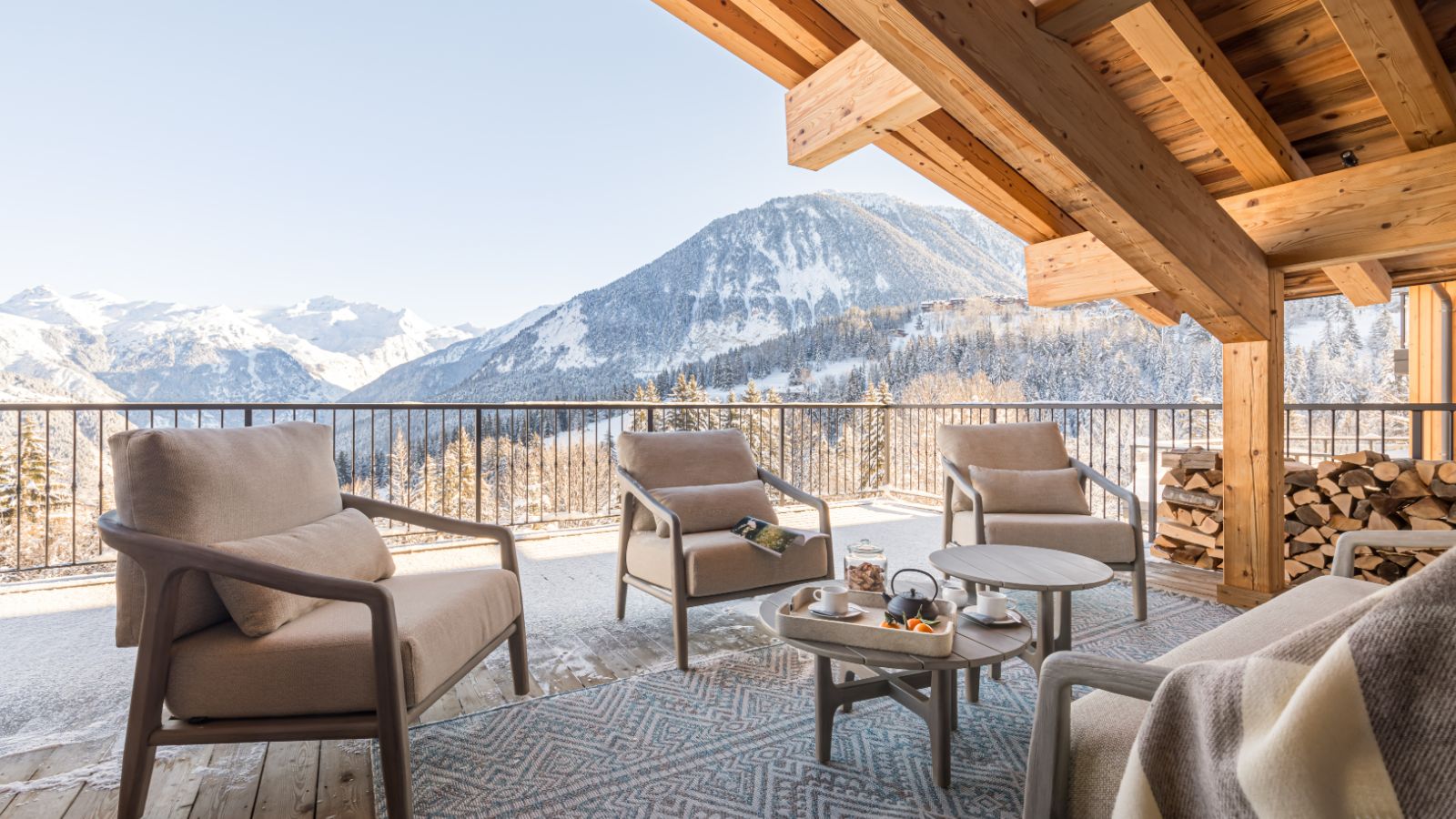 Luxury-Ski-Chalet-Courchevel-Kandahar-Oxford-Ski-Balcony.jpg