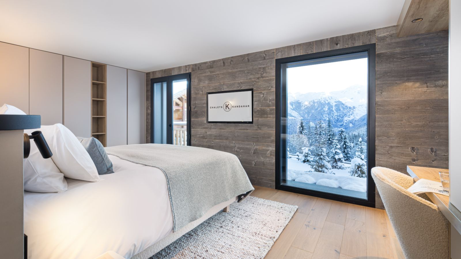 Luxury-Ski-Chalet-Courchevel-Kandahar-Oxford-Ski-Bedroom (8).jpg
