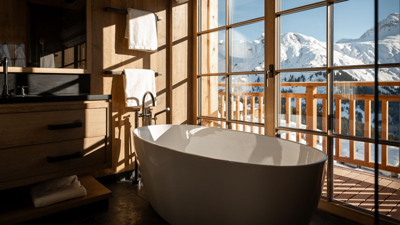 Luxury-Ski-Chalet-Lech-The-Barn-Oxford-Ski-Bathroom.jpg