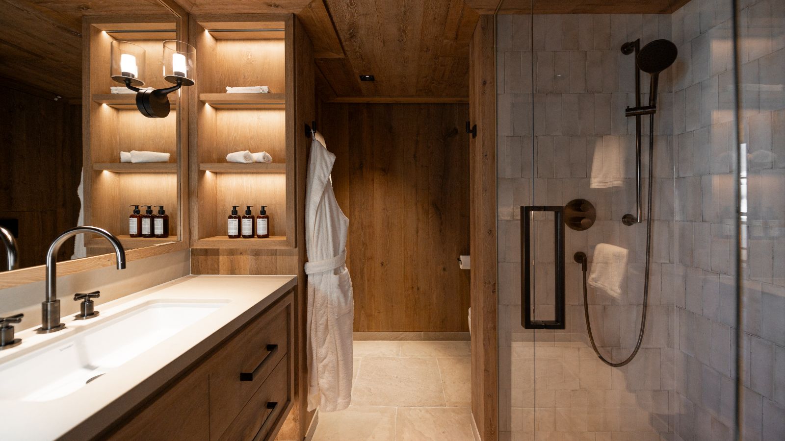 Luxury-Ski-Chalet-Lech-The-Barn-Oxford-Ski-Bathroom2.jpg