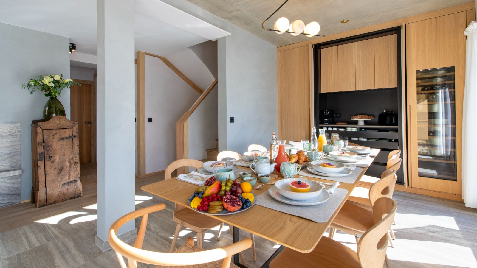 Luxury-Ski-Chalet-Val-d-Isere-Chalet-Kitsune-Oxford-Ski-Breakfast Room).jpg