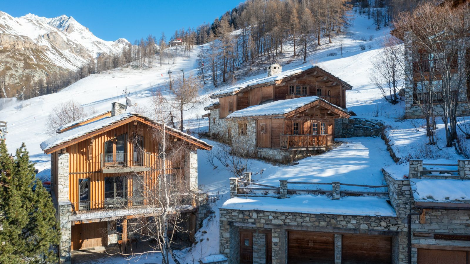 Luxury-Ski-Chalet-Val-d-Isere-Chalet-Kitsune-Oxford-Ski-Exterior.jpg