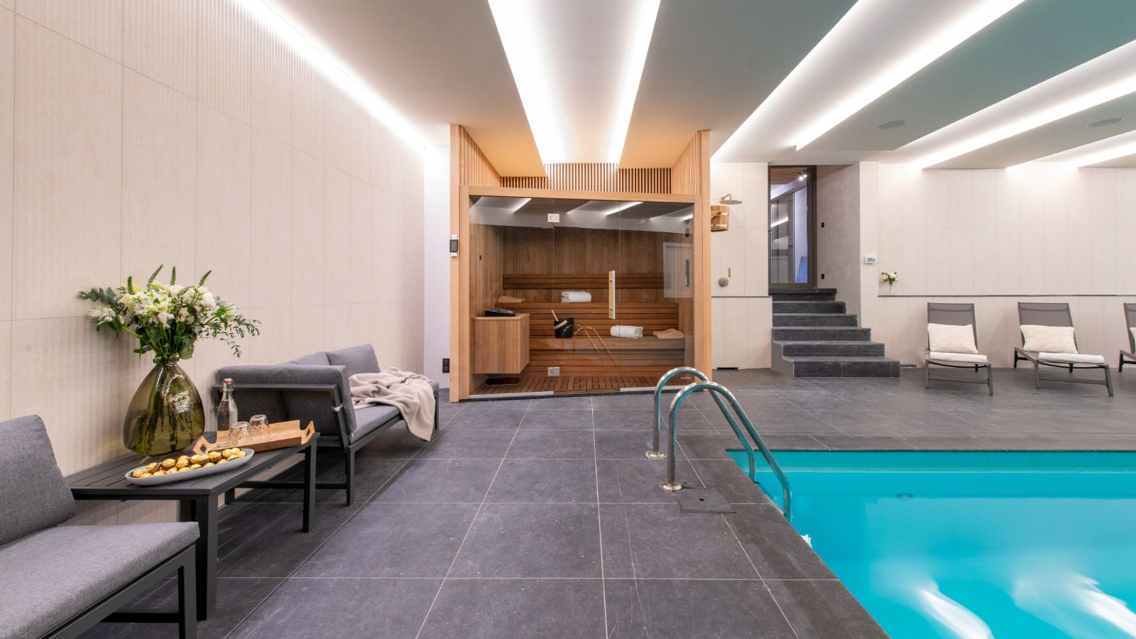 Luxury-Ski-Chalet-Val-d-Isere-Chalet-Kitsune-Oxford-Ski-Pool.jpg