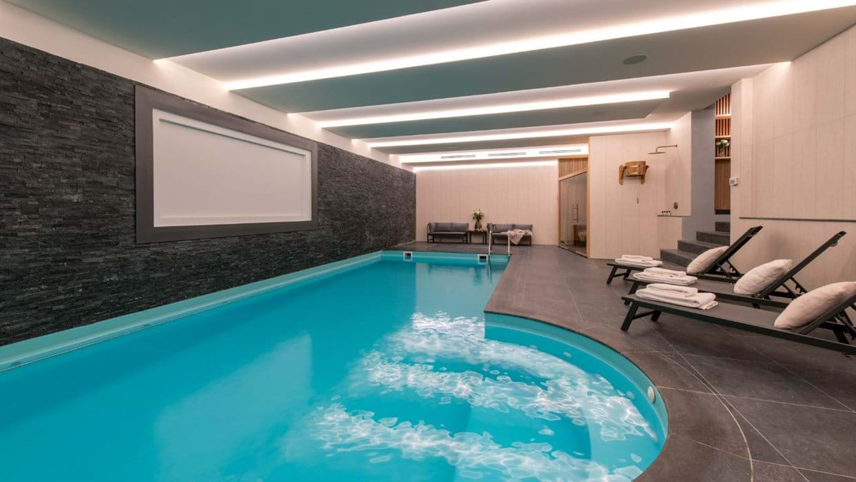 Luxury-Ski-Chalet-Val-d-Isere-Chalet-Kitsune-Oxford-Ski-Pool2.jpg