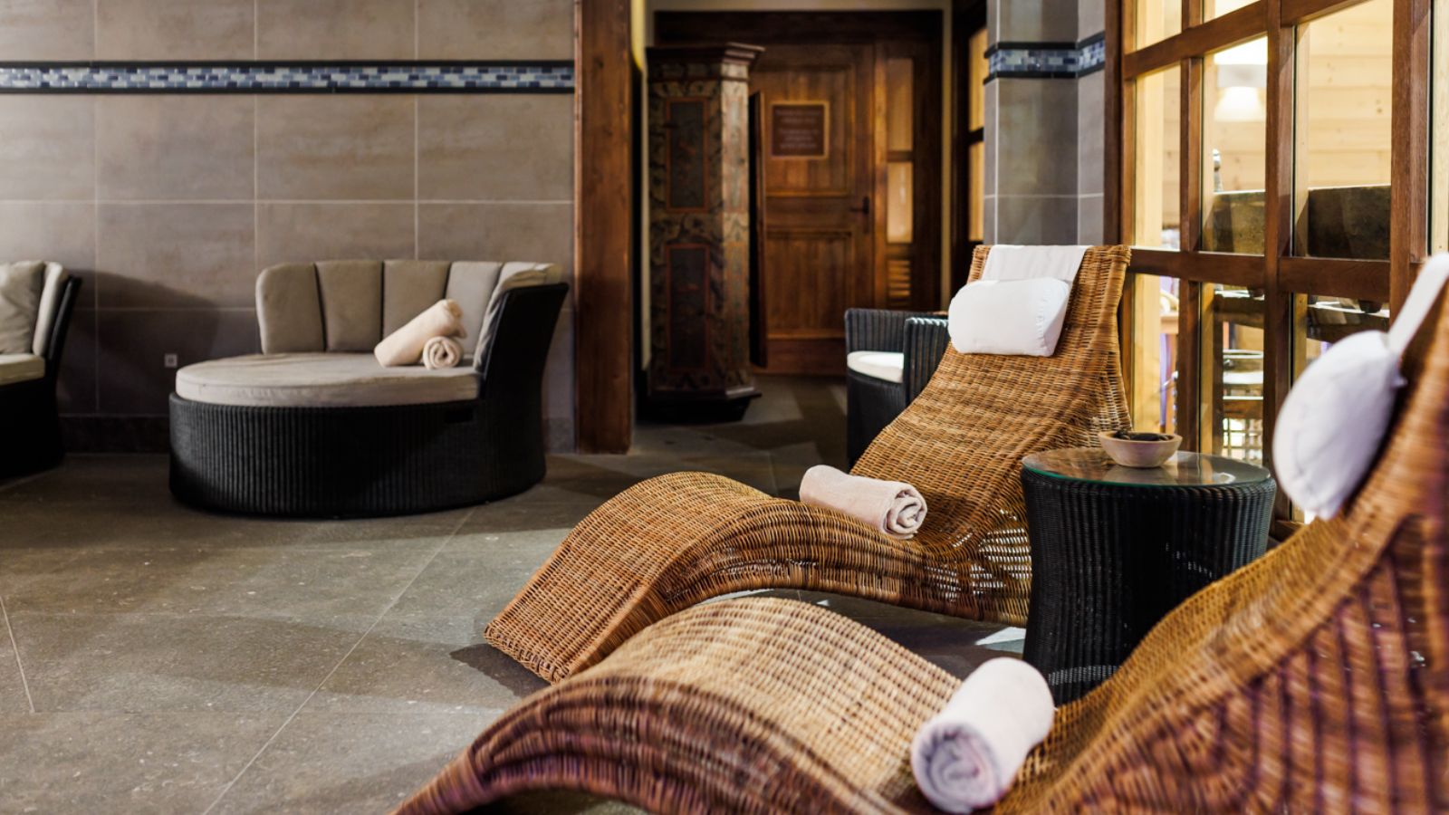 Luxury-Ski-Hotel-Courchevel-1650-Portetta-Hotel-Oxford-Ski-Spa2.jpg