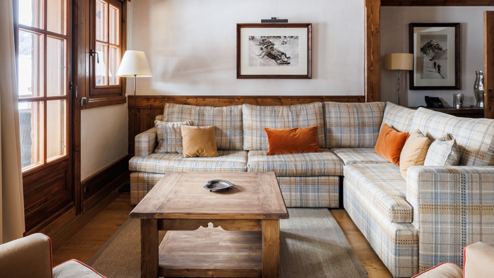 Luxury-Ski-Hotel-Courchevel-1650-Portetta-Loft2-Oxford-Ski-Bedroom (3).jpg