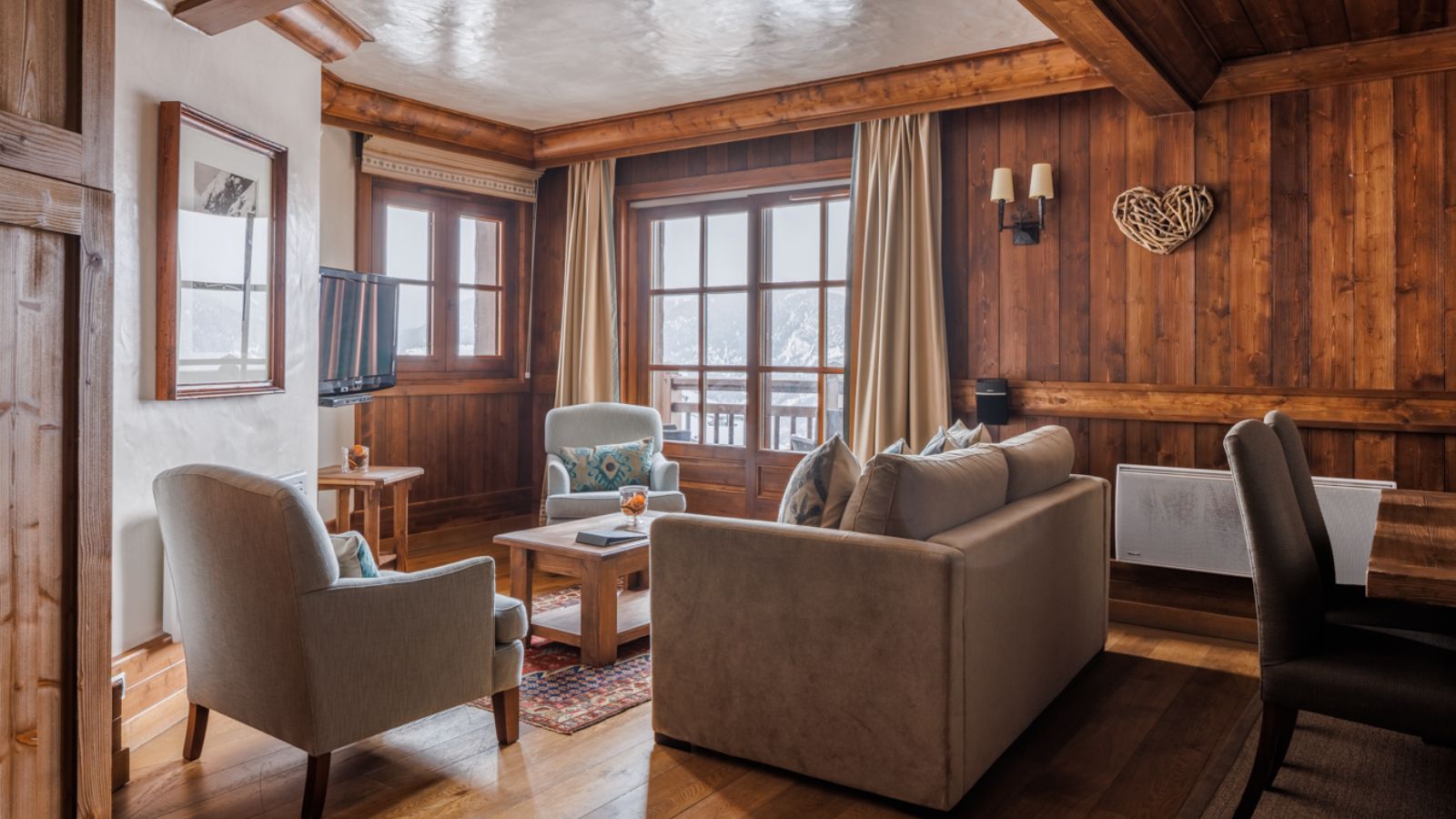 Luxury-Ski-Hotel-Courchevel-1650-Portetta-Loft5-Oxford-Ski-Lounge (2).jpg