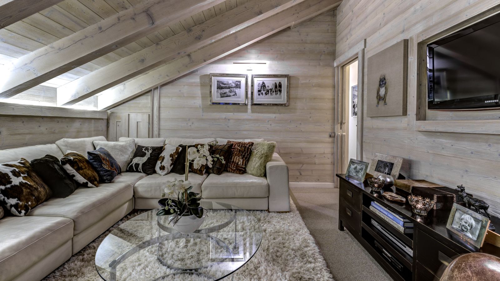 Luxury-Ski-Chalet-St-Martin-de-Belleville-Chalet-Floralie-Oxford-Ski-Sitting-Area.jpg