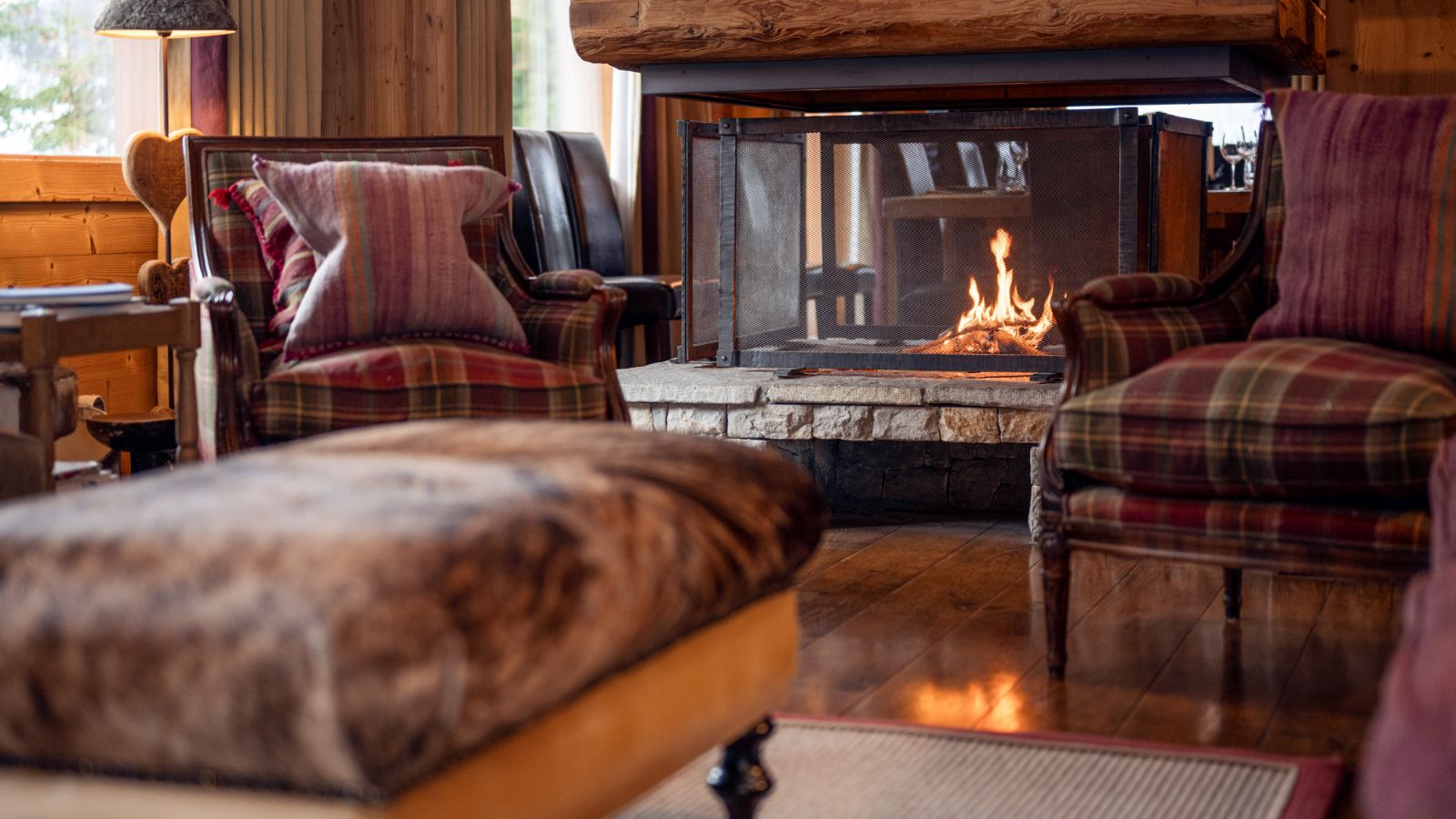 Luxury-Ski-Chalet-Meribel-Lapin-Blanc-Oxford-Ski-Fireplace.jpg