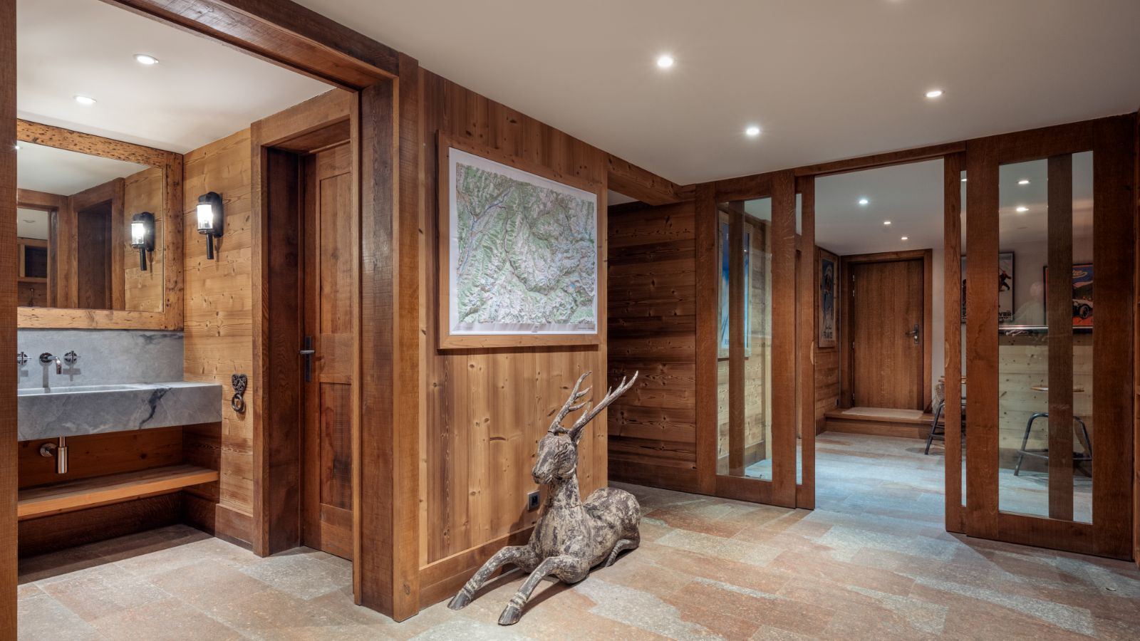 Luxury-Ski-Chalet-Meribel-Lapin-Blanc-Oxford-Ski-Hall.jpg