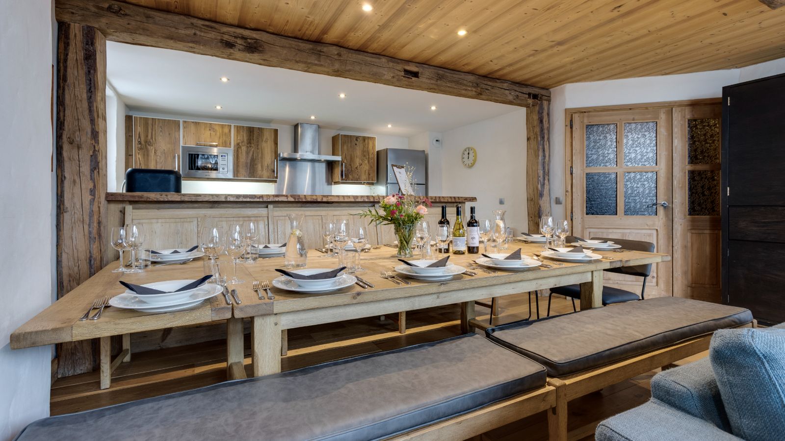 Luxury-Ski-Chalet-Val-d-Isere-Bellevarde-No-1-Oxford-Ski-Dining.jpg