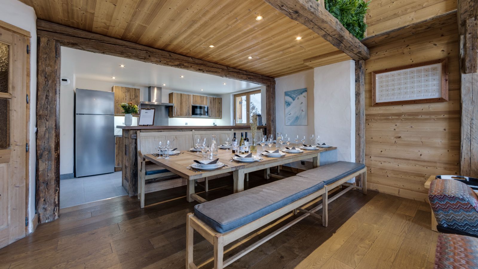 Luxury-Ski-Chalet-Val-D-Isere-Bellevarde-No-2-Oxford-Ski-Dining.jpg