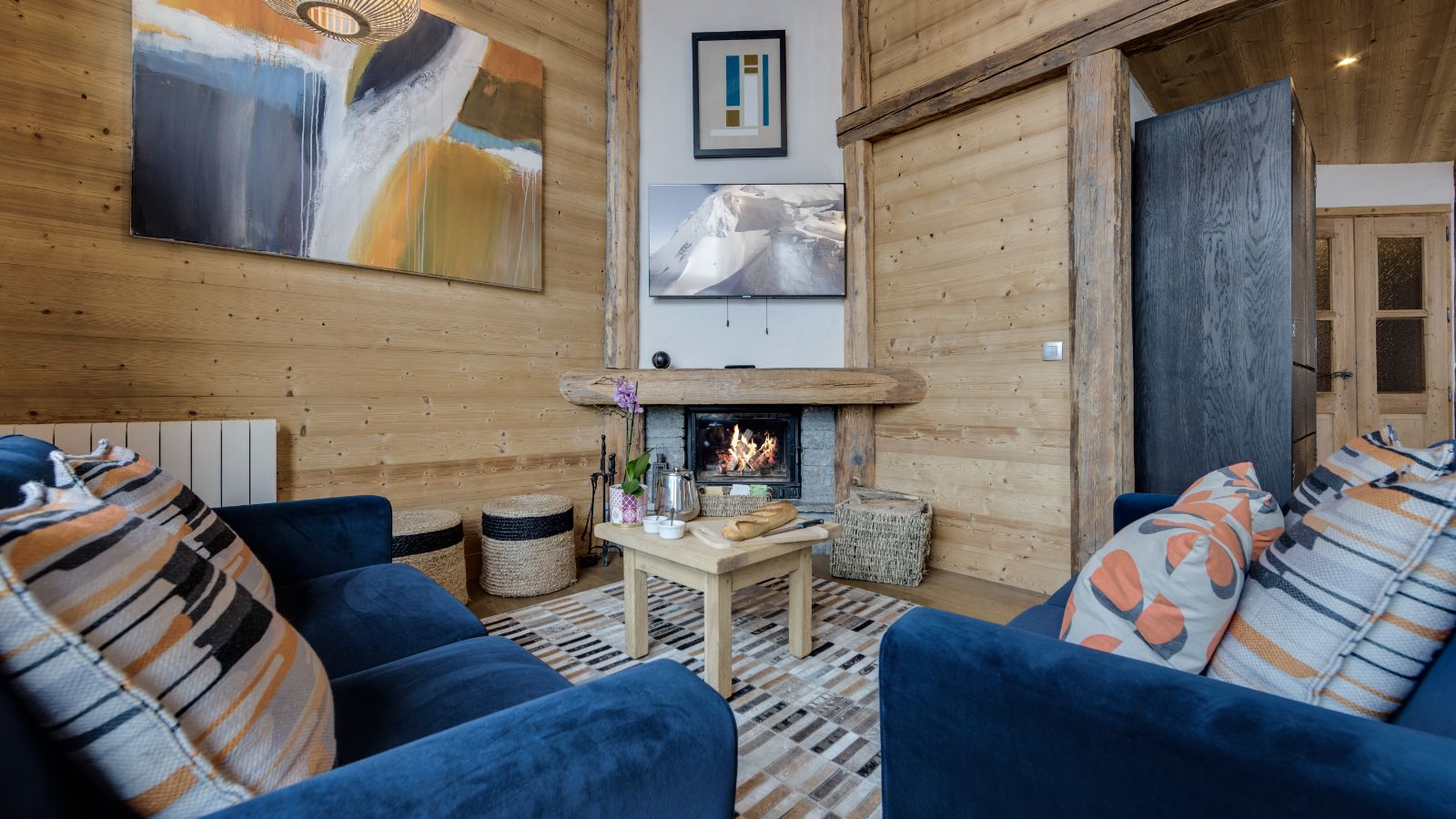 Luxury-Ski-Chalet-Val-D-Isere-Bellevarde-No-2-Oxford-Ski-Sitting-Room.jpg
