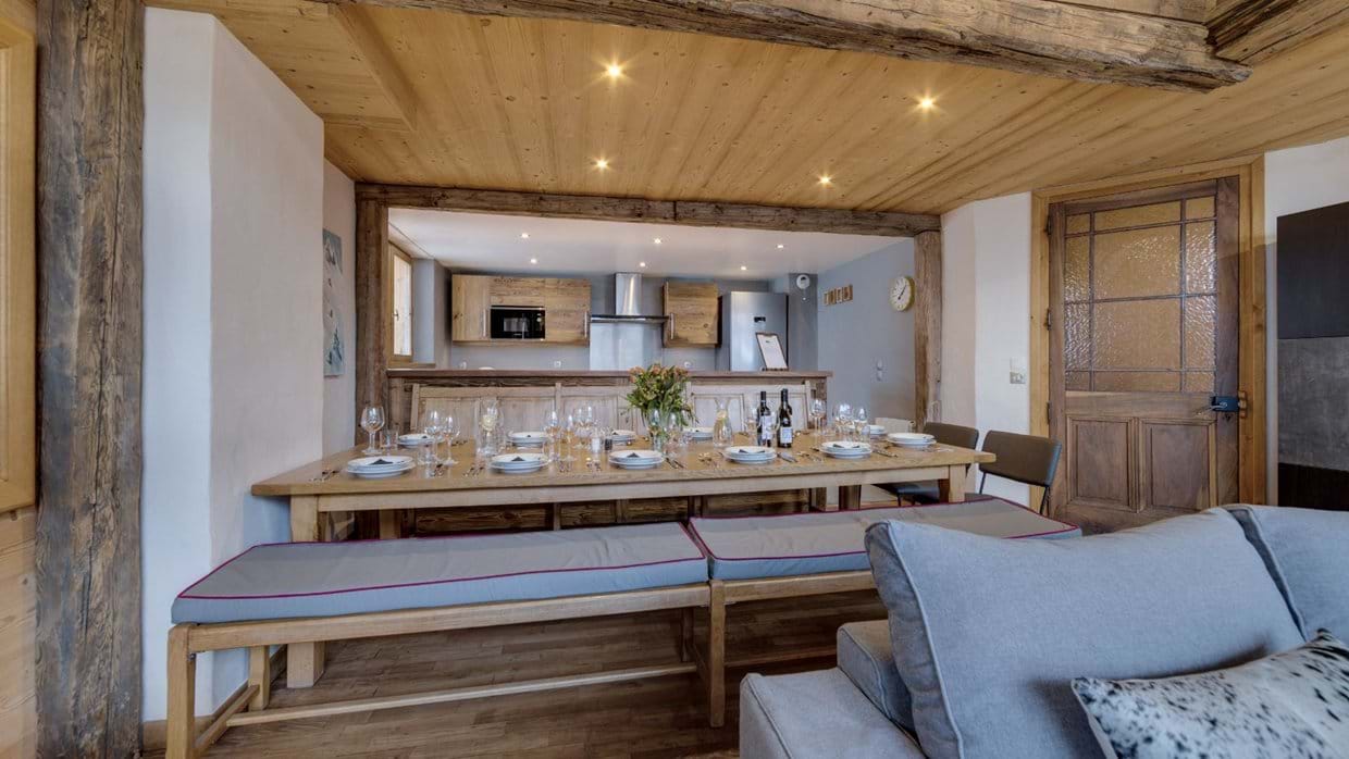 Luxury-Ski-Chalet-Val-D-Isere-Bellevarde-No-5-Oxford-Ski-Dining.jpg