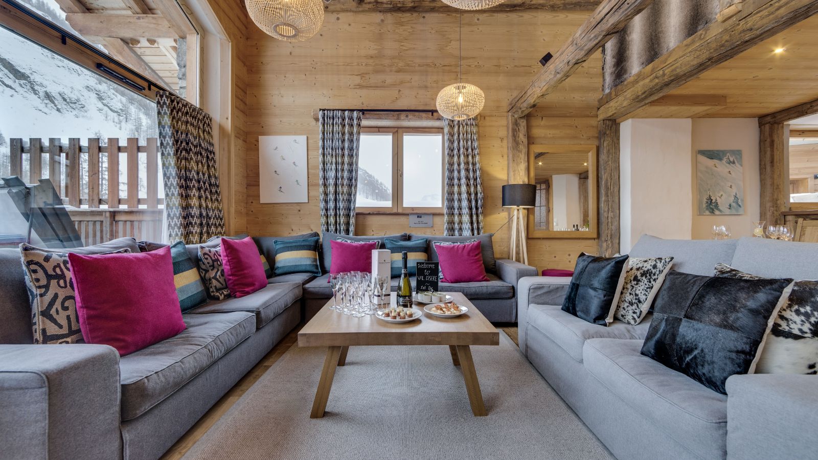 Luxury-Ski-Chalet-Val-D-Isere-Bellevarde-No-5-Oxford-Ski-Lounge2.jpg