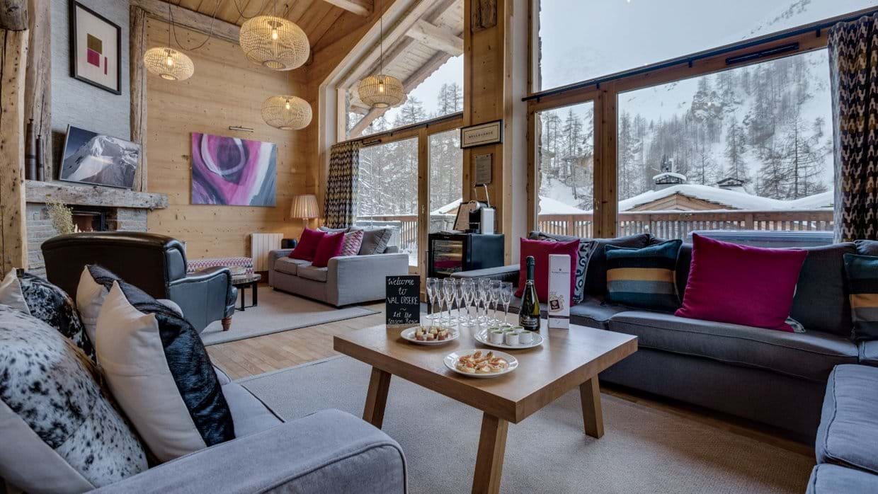 Luxury-Ski-Chalet-Val-D-Isere-Bellevarde-No-5-Oxford-Ski-Lounge3.jpg