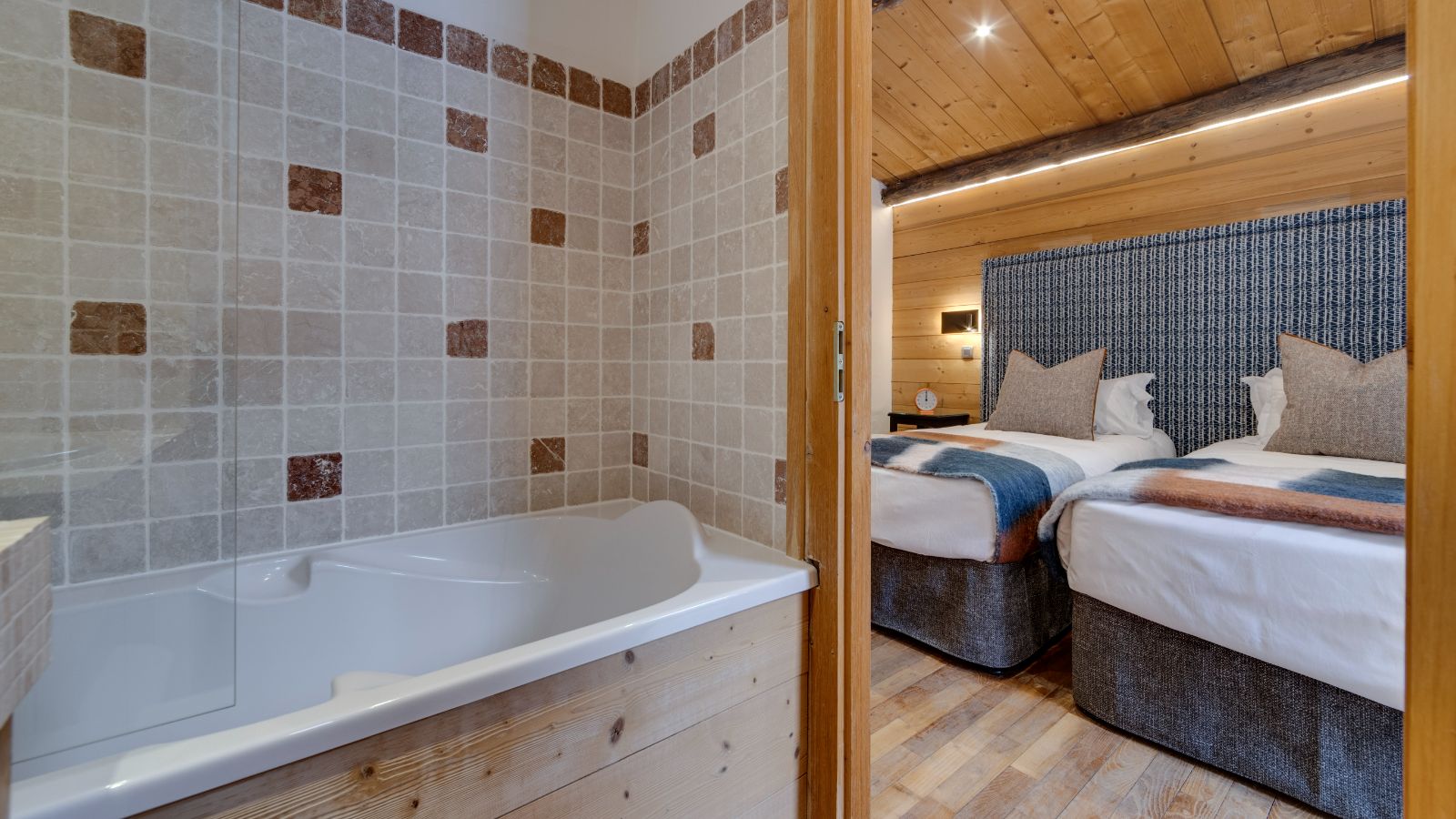 Luxury-Ski-Chalet-Val-d-Isere-Bellevarde-No-6-Oxford-Ski-Bathroom.jpg