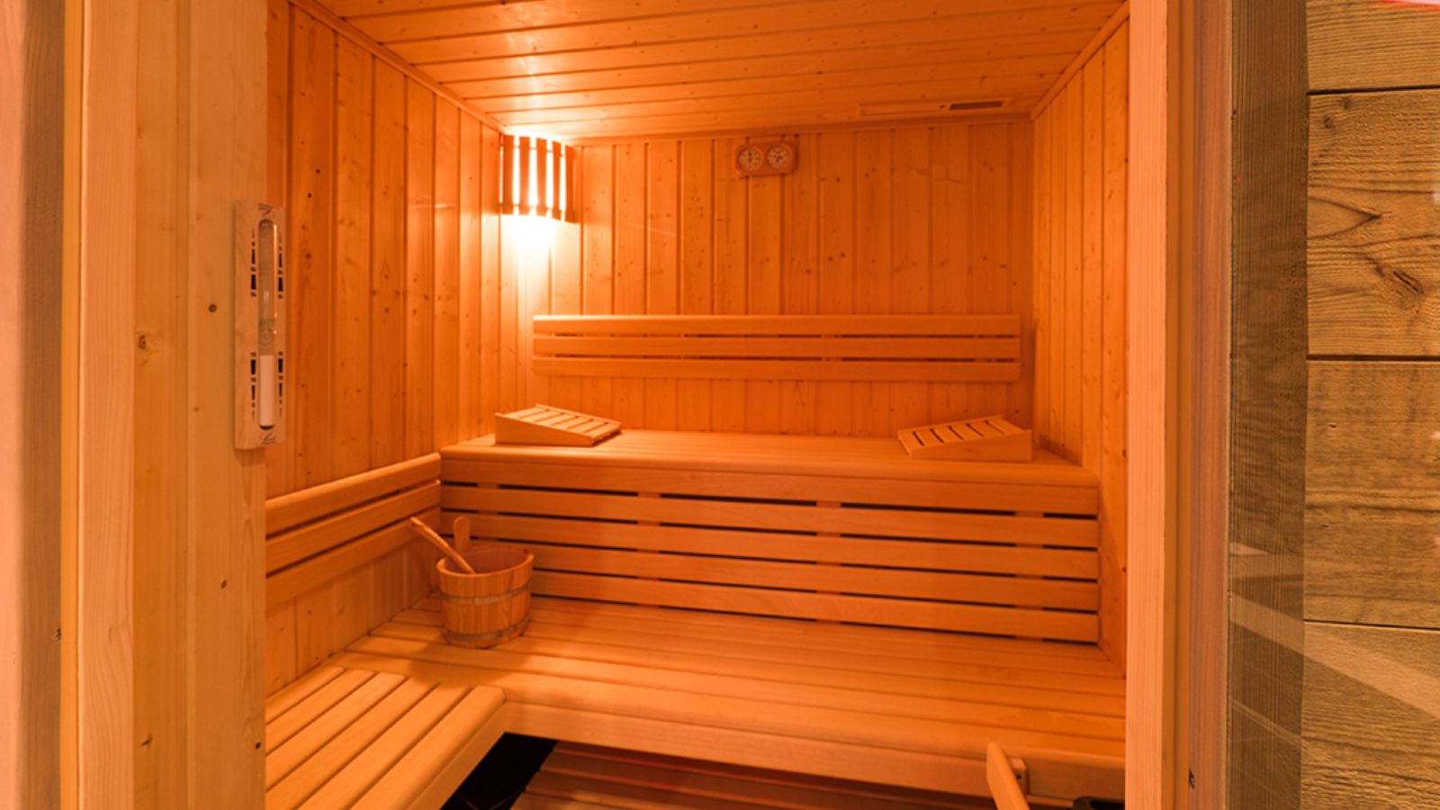 Luxury-Ski-Chalet-Val-d-Isere-Bellevarde-No-6-Oxford-Ski-Sauna.jpg