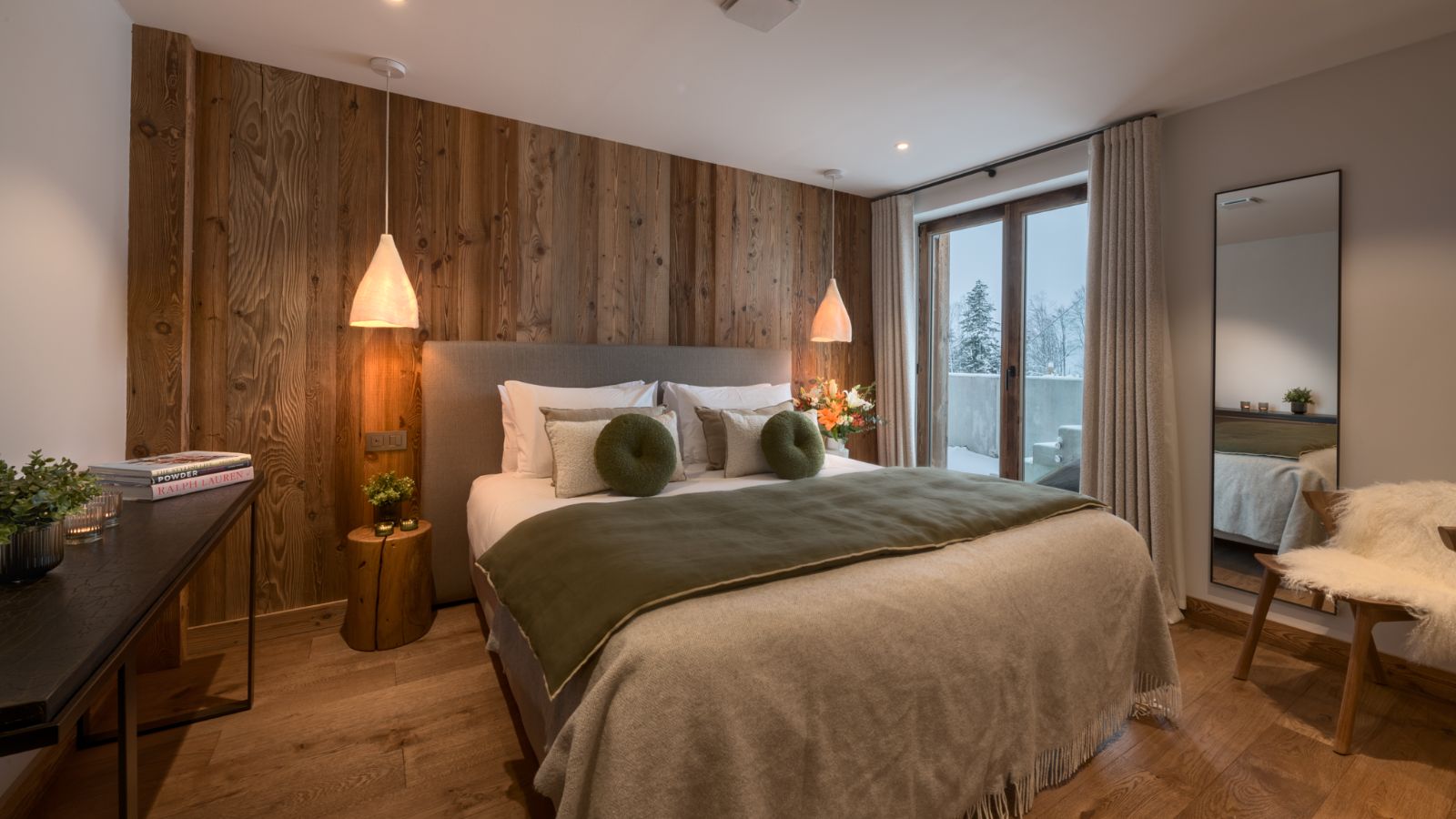 Luxury-Ski-Chalet-Les-Gets-Chalet-Tosca-Oxford-Ski-Bedroom (7).jpg
