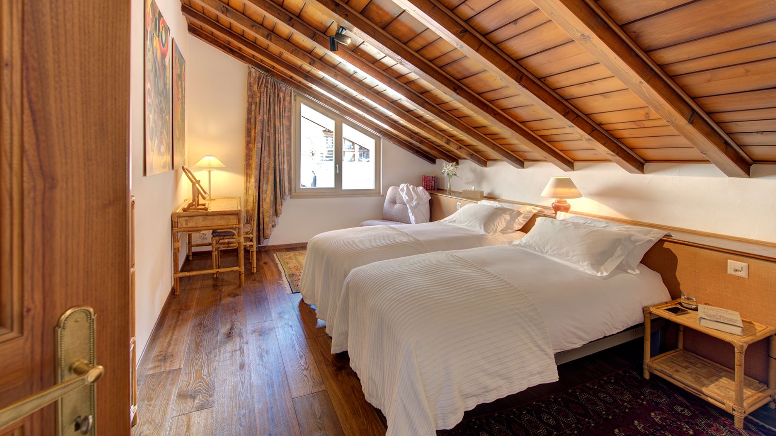 Luxury-Ski-Chalet-Zermatt-Penthouse-Zen-Oxford-Ski-Bedroom (10).jpg