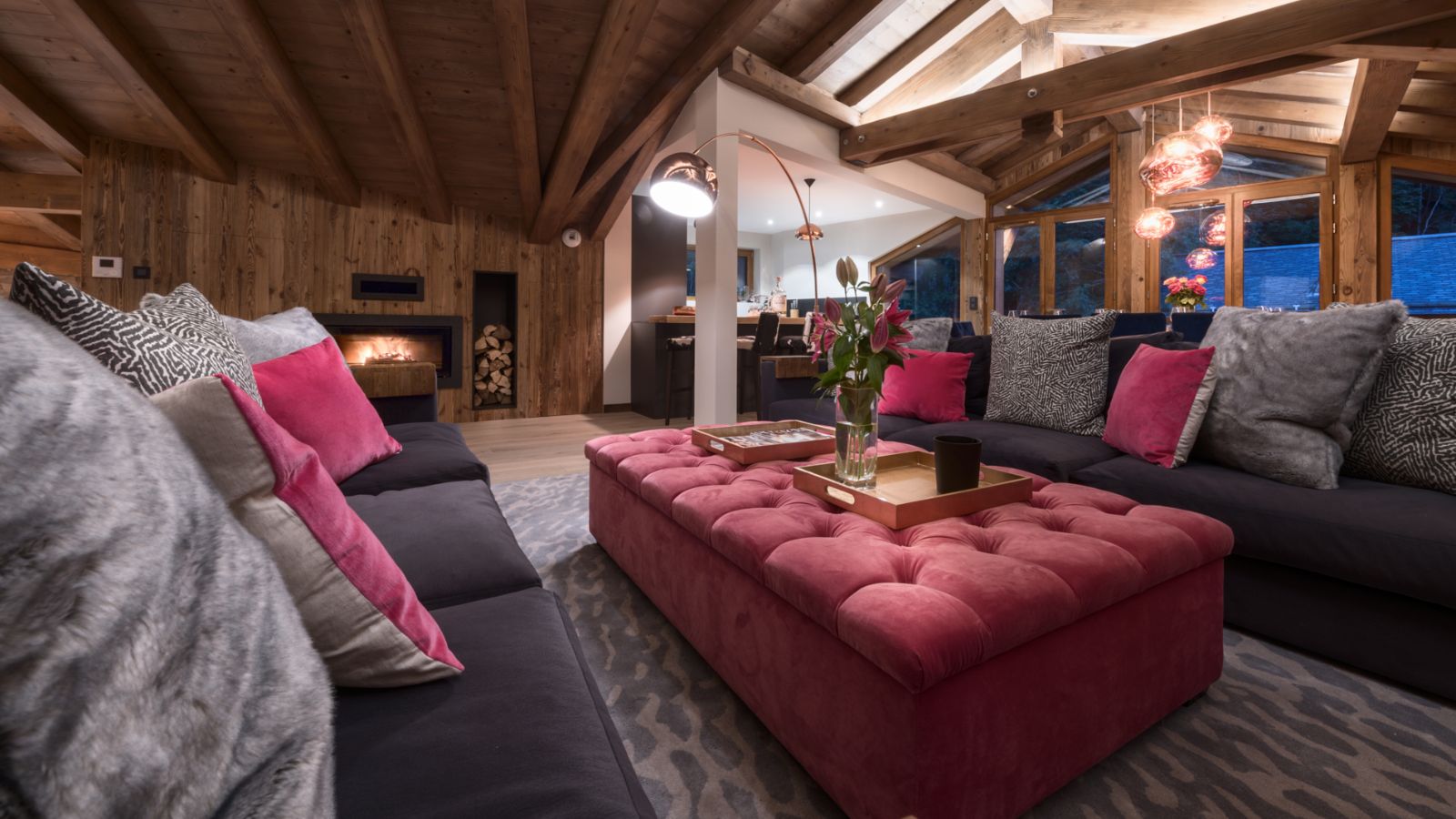 Luxury-ski-chalet-Morzine-Chalet-Genepi-Oxford-Ski-Lounge2.jpg