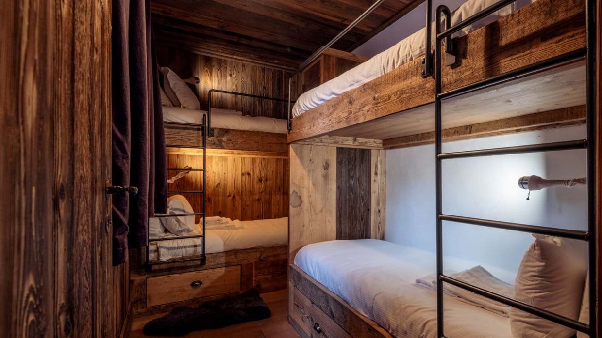 Luxury-Ski-Chalet-Val-D-Isere-Chalet-Genepi-Oxford-Ski-Bedroom (3).jpg