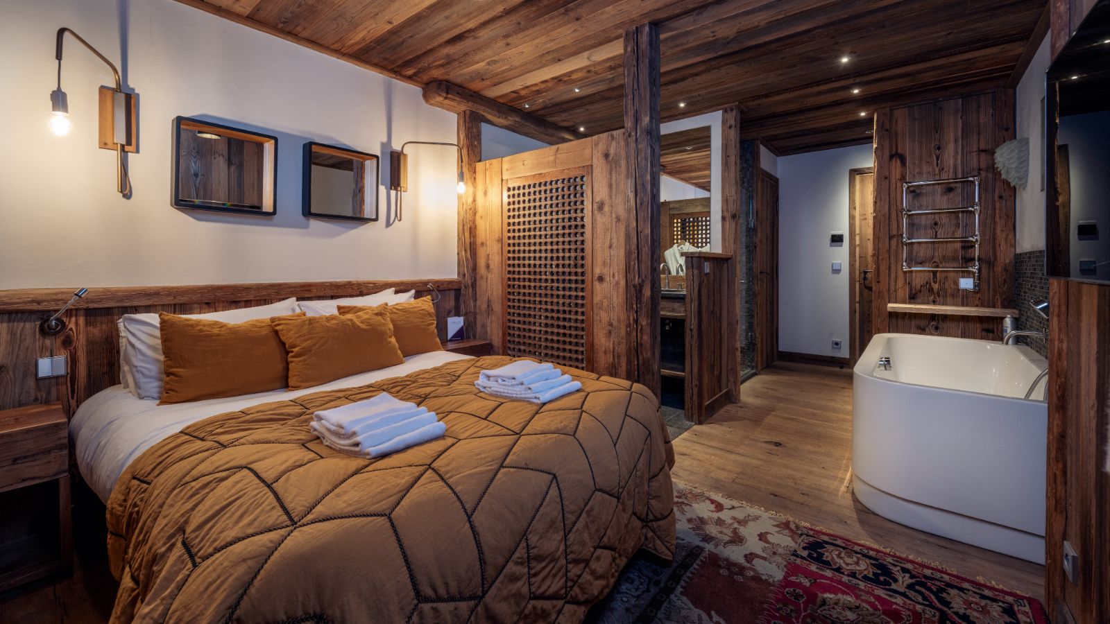 Luxury-Ski-Chalet-Val-D-Isere-Chalet-Genepi-Oxford-Ski-Bedroom (21).jpg