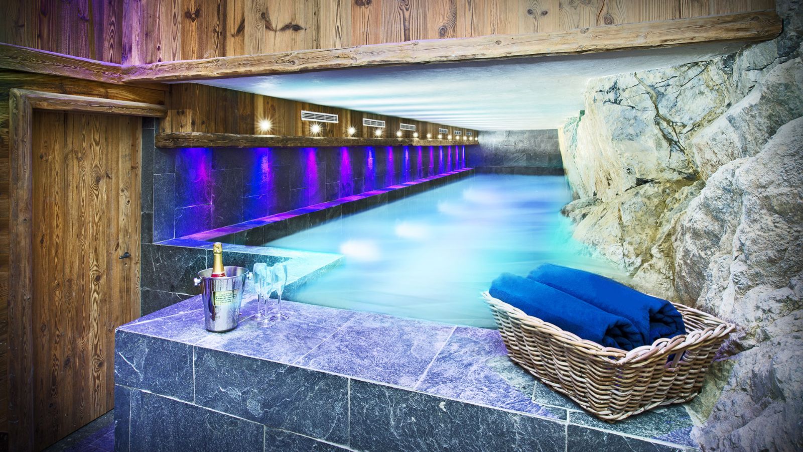 Luxury-Ski-Chalet-Val-D-Isere-Chalet-Genepi-Oxford-Ski-Pool.jpg
