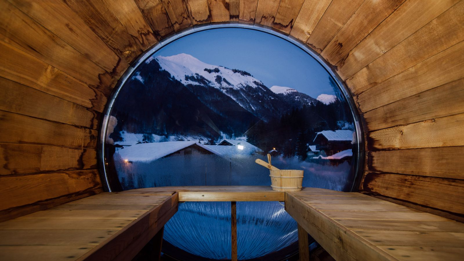 Luxury-Ski-Chalet-Morzine-La-Ferme-Du-Lac-Vert-Oxford-Ski-Sauna2.jpg