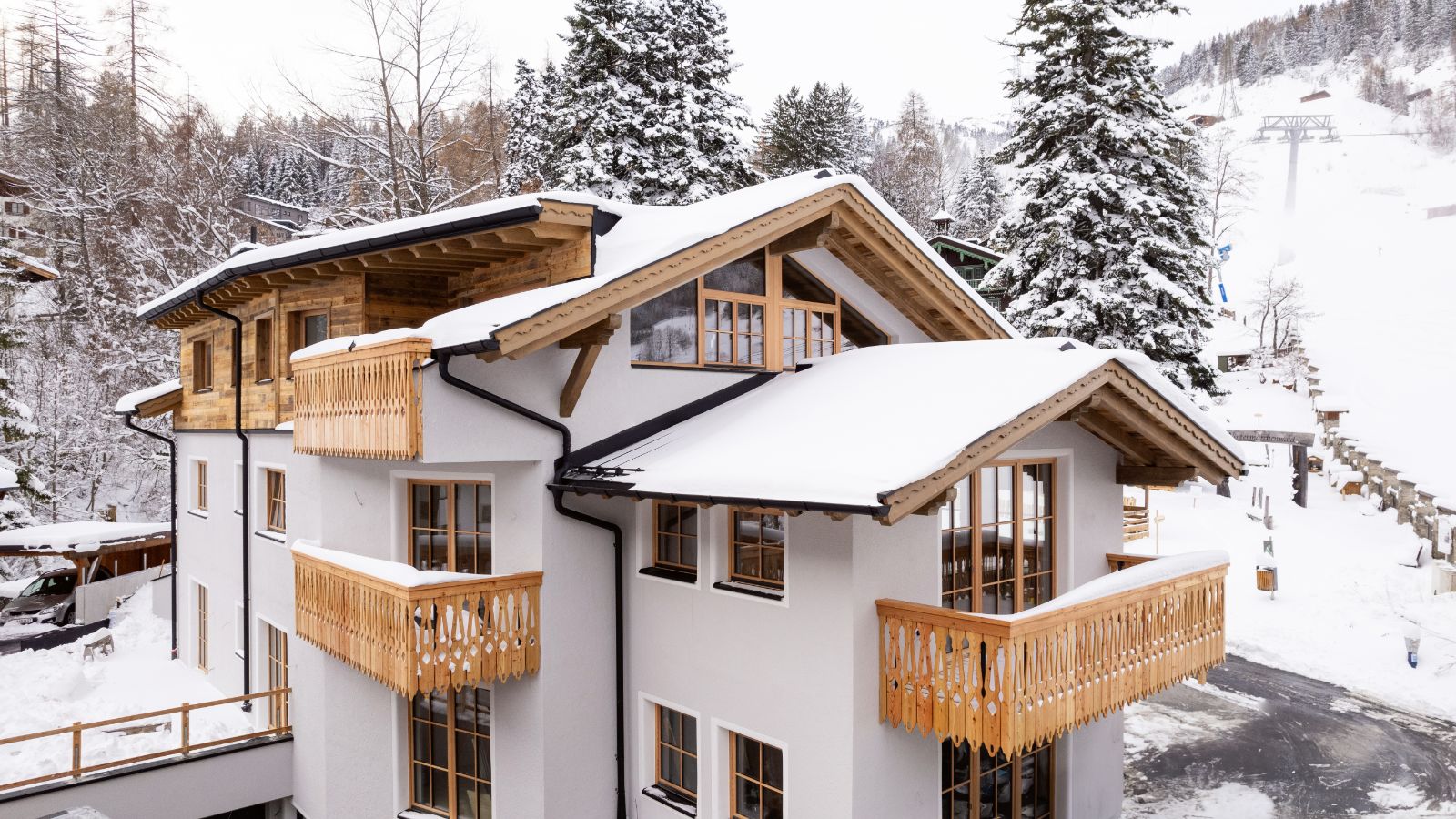Luxury-Ski-Chalet-St-Anton-Marmotta-Culm-Oxford-Ski-Exterior.jpg
