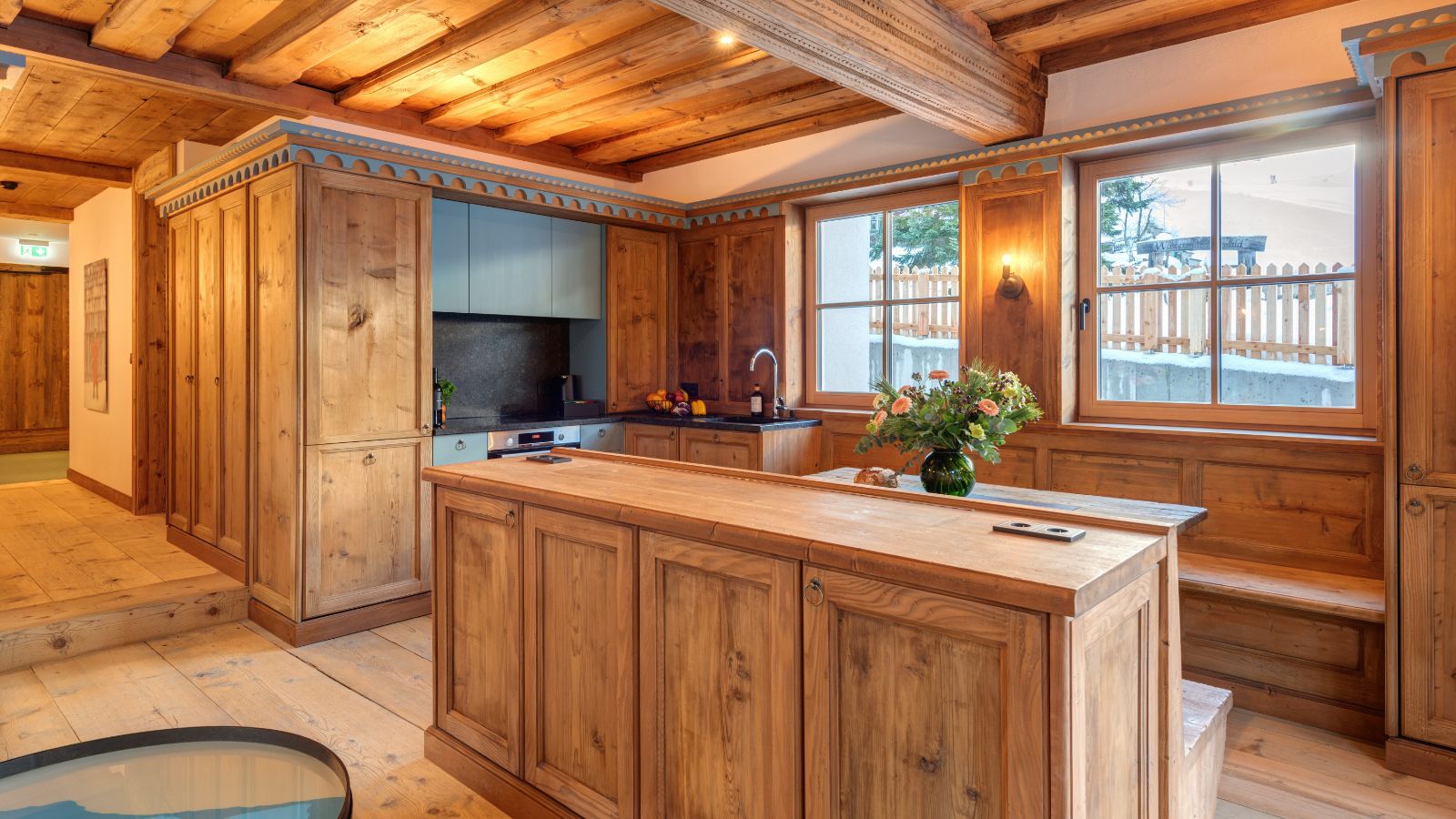 Luxury-Ski-Chalet-St-Anton-Marmotta-Culm-Oxford-Ski-Kitchen.jpg