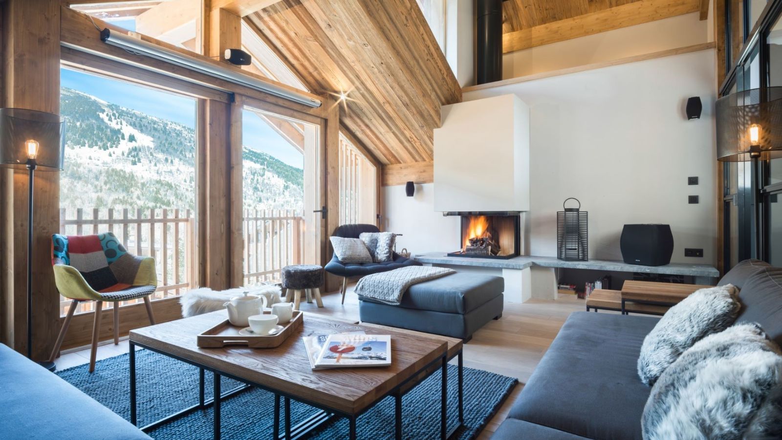 Luxury-Ski-Chalet-Meribel-Chalet-Caro-Oxford-Ski-Lounge3.jpg