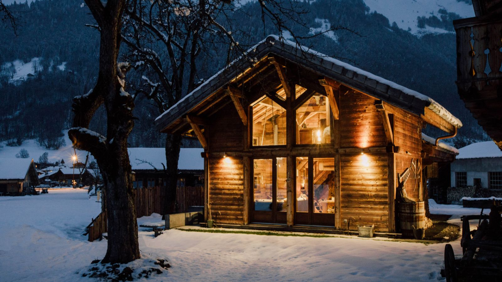 Luxury-Ski-Chalet-La-Petite-Ferme-Morzine-Oxford-Ski-Exterior.jpg