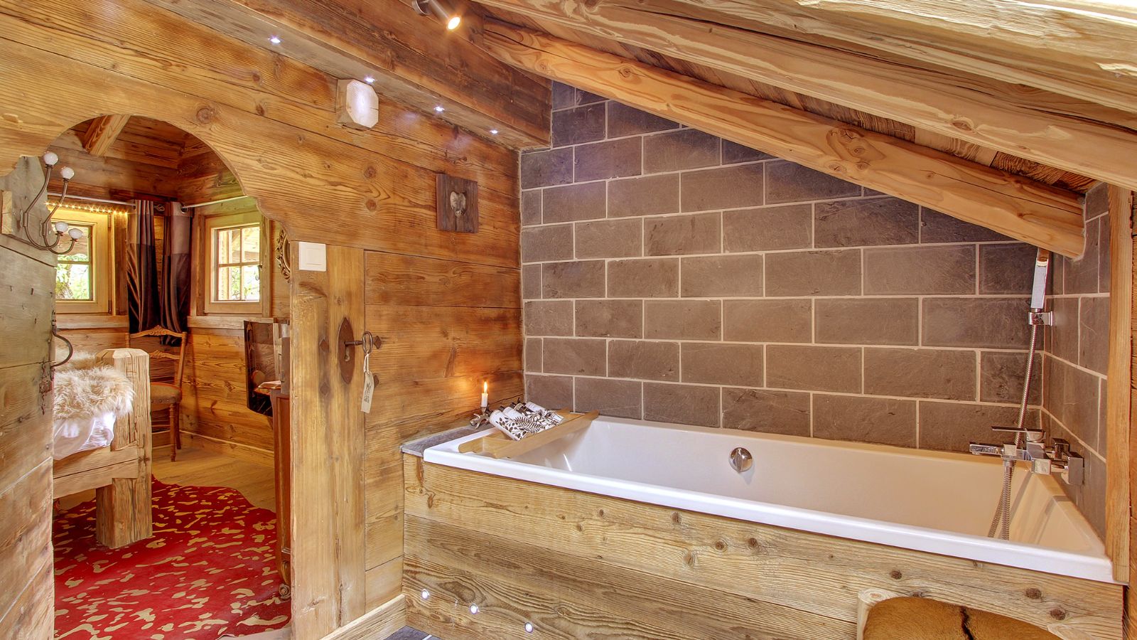 Luxury-Ski-Chalet-La-Petite-Ferme-Morzine-Oxford-Ski-Bathroom3.jpg