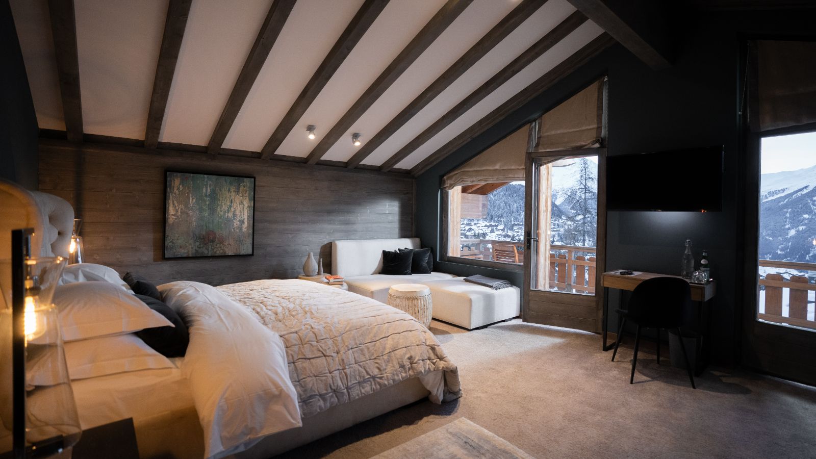 Luxury-Ski-Chalet-Verbier-Chalet-No-14-Oxford-Ski-Bedroom (7).jpg