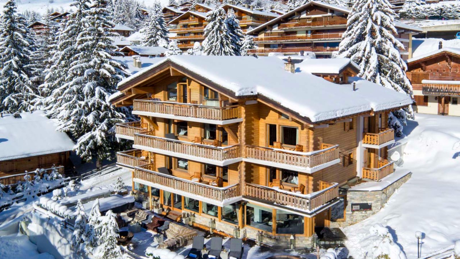 Luxury-Ski-Chalet-Verbier-Chalet-No-14-Oxford-Ski-Exterior.jpeg