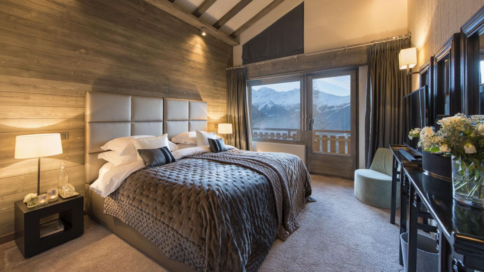 Luxury-Ski-Chalet-Verbier-Chalet-No-14-Oxford-Ski-Bedroom (2).jpeg
