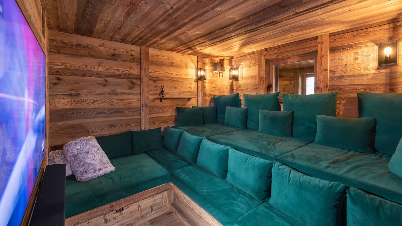 Luxury-Ski-Chalet-Saas-Fee-Chalet-Lycka-Oxford-Ski-Home-Cinema.jpg