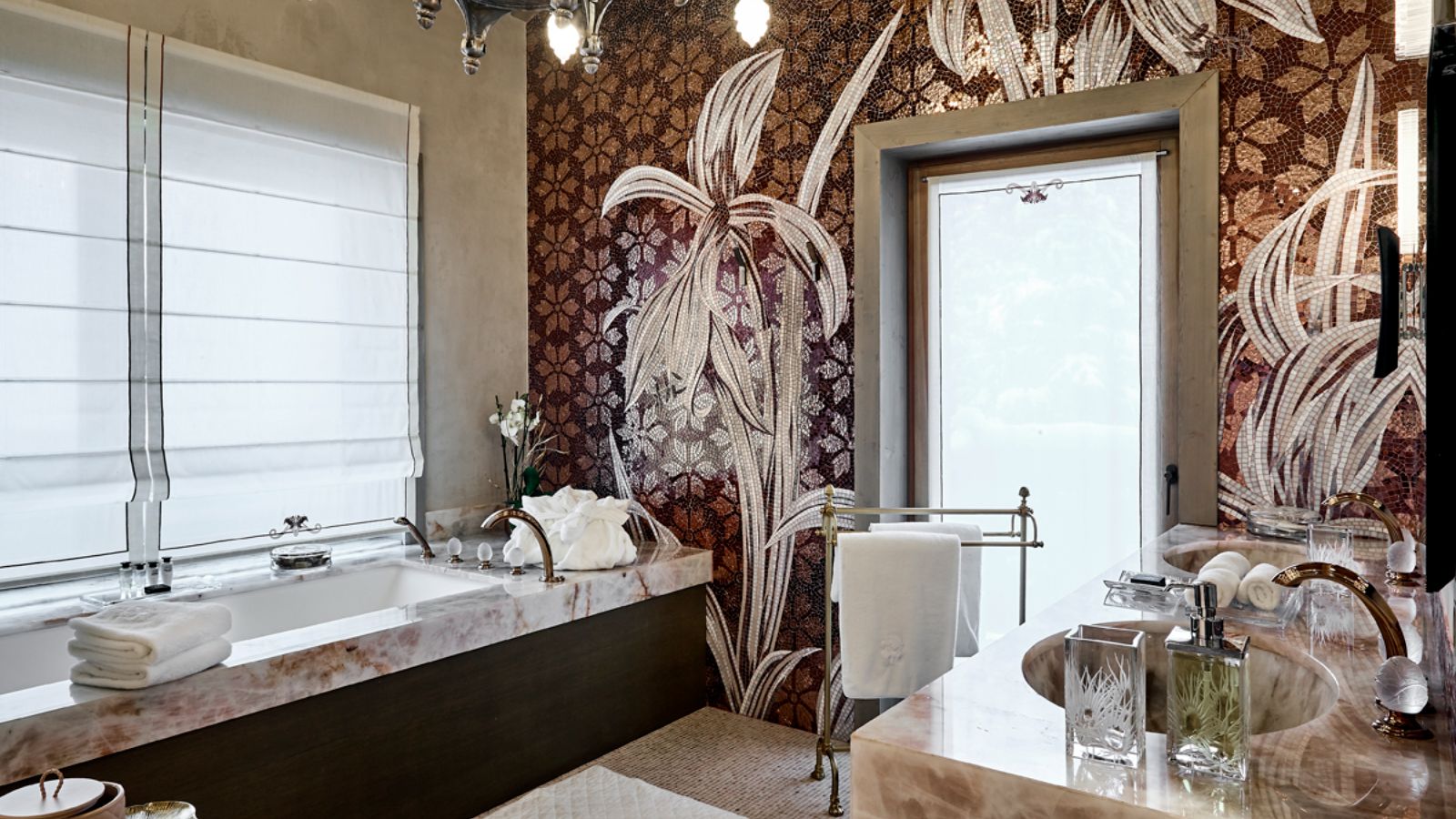 Luxury-Ski-Chalet-Courchevel-1850-Lys-Martagon-Oxford-Ski-Bathroom.jpg