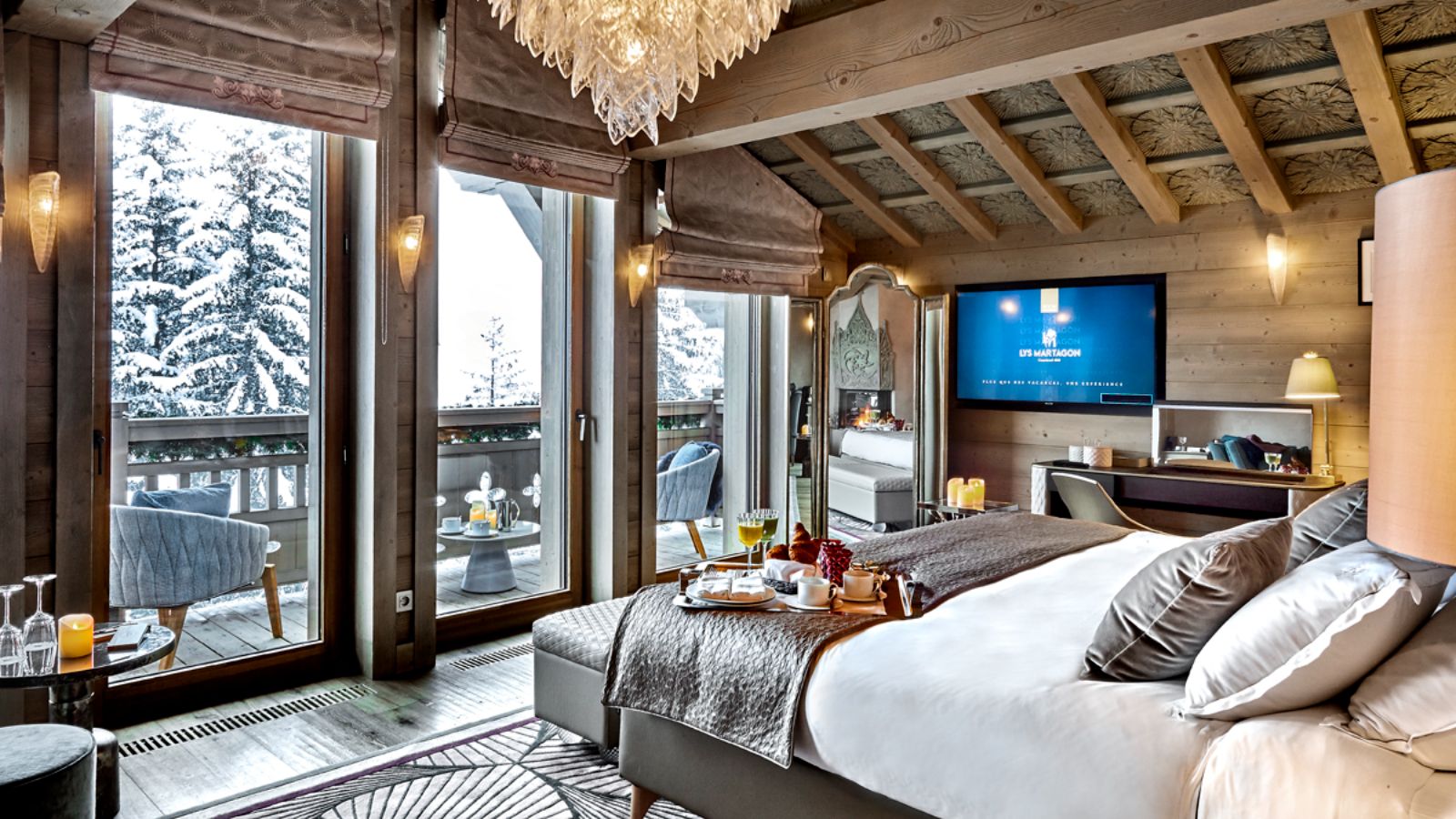 Luxury-Ski-Chalet-Courchevel-1850-Lys-Martagon-Oxford-Ski-Bedroom (13).jpg