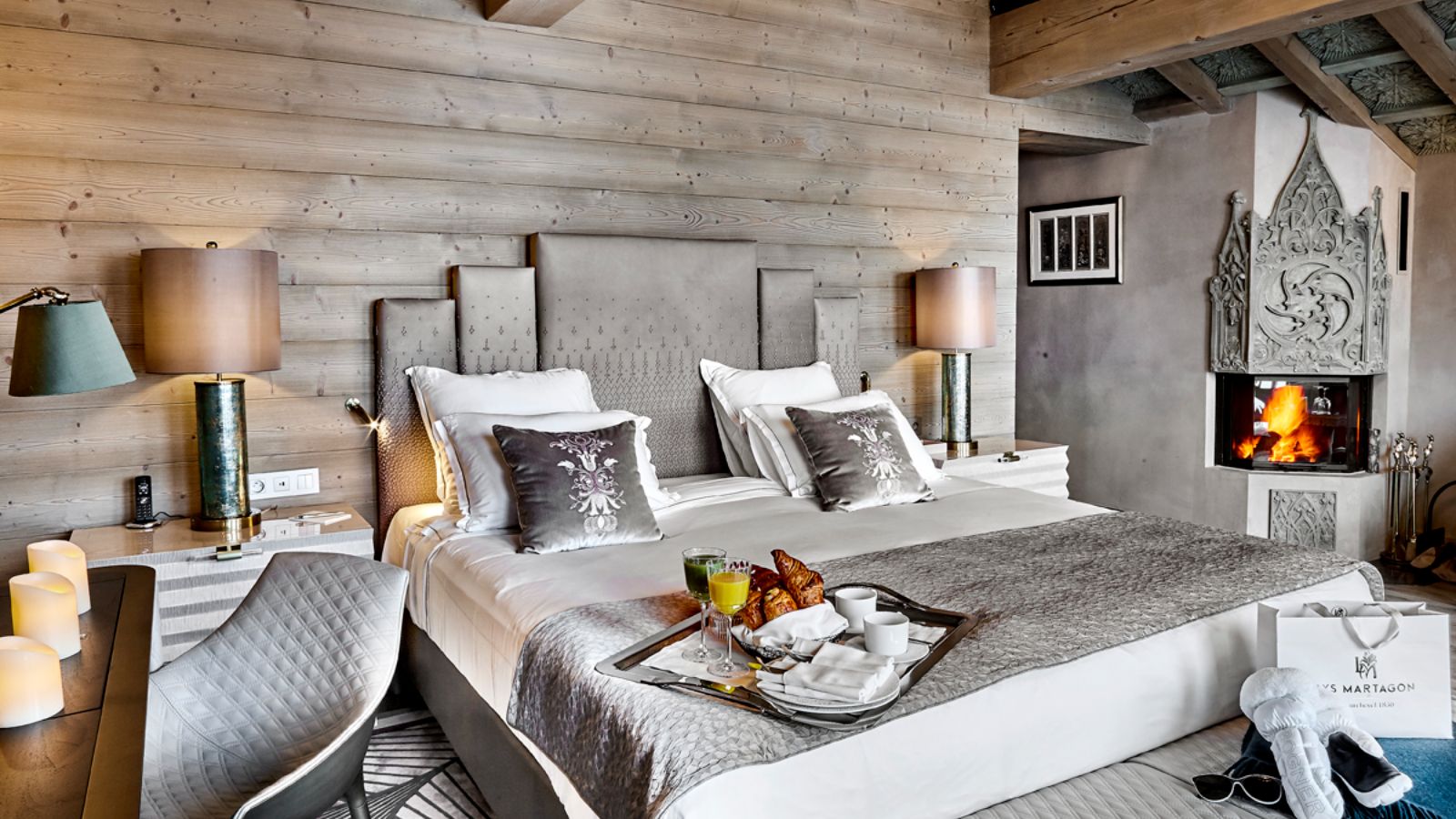 Luxury-Ski-Chalet-Courchevel-1850-Lys-Martagon-Oxford-Ski-Bedroom (15).jpg