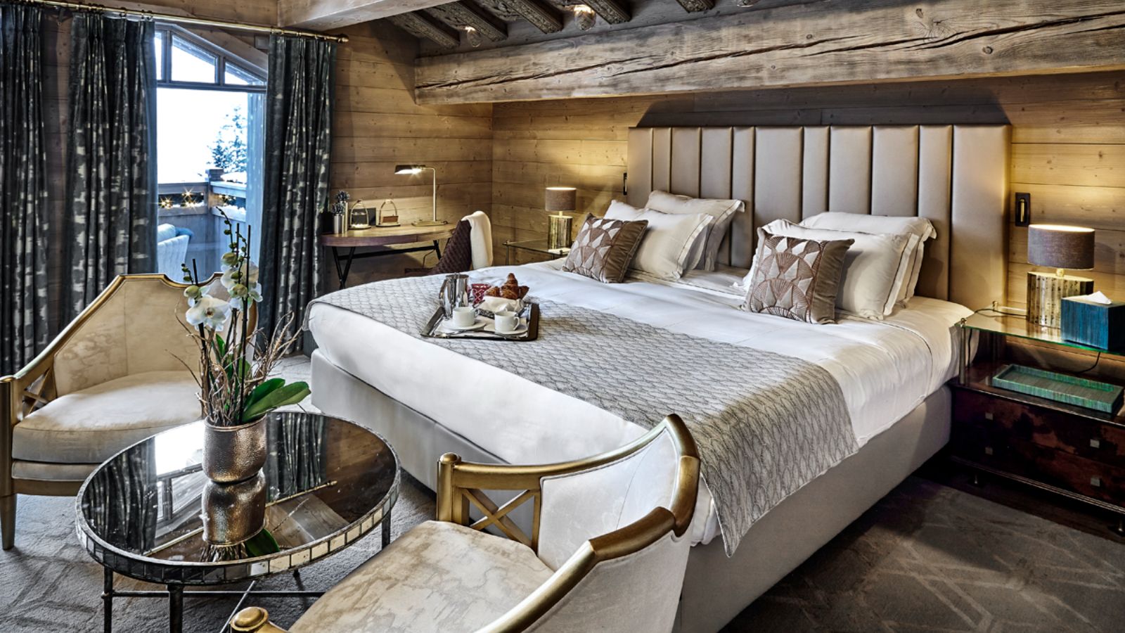 Luxury-Ski-Chalet-Courchevel-1850-Lys-Martagon-Oxford-Ski-Bedroom (28).jpg