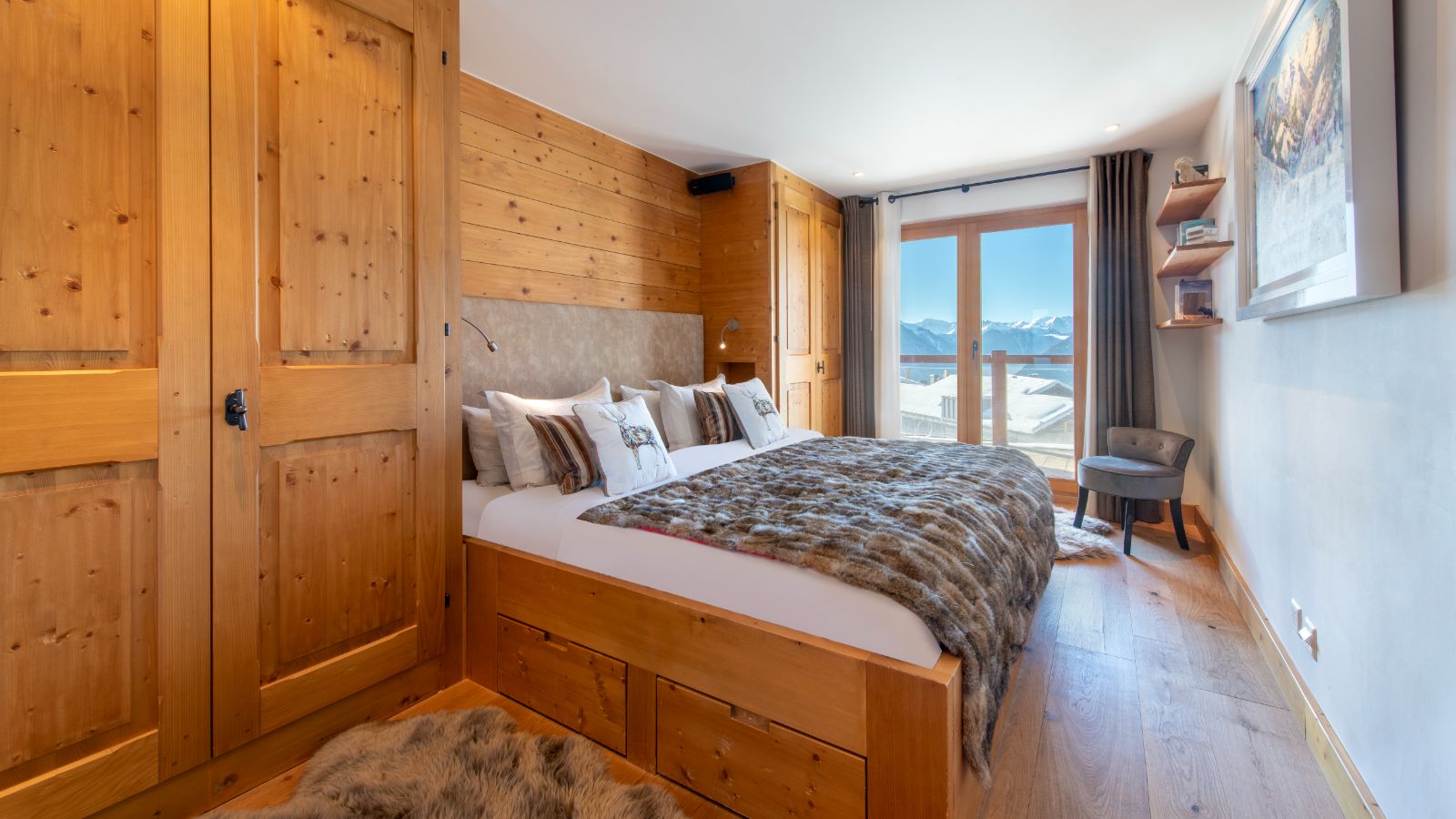 Luxury-Ski-Chalet-Verbier-Chalet-Basalte-Oxford-Ski-Bedroom (14).jpg