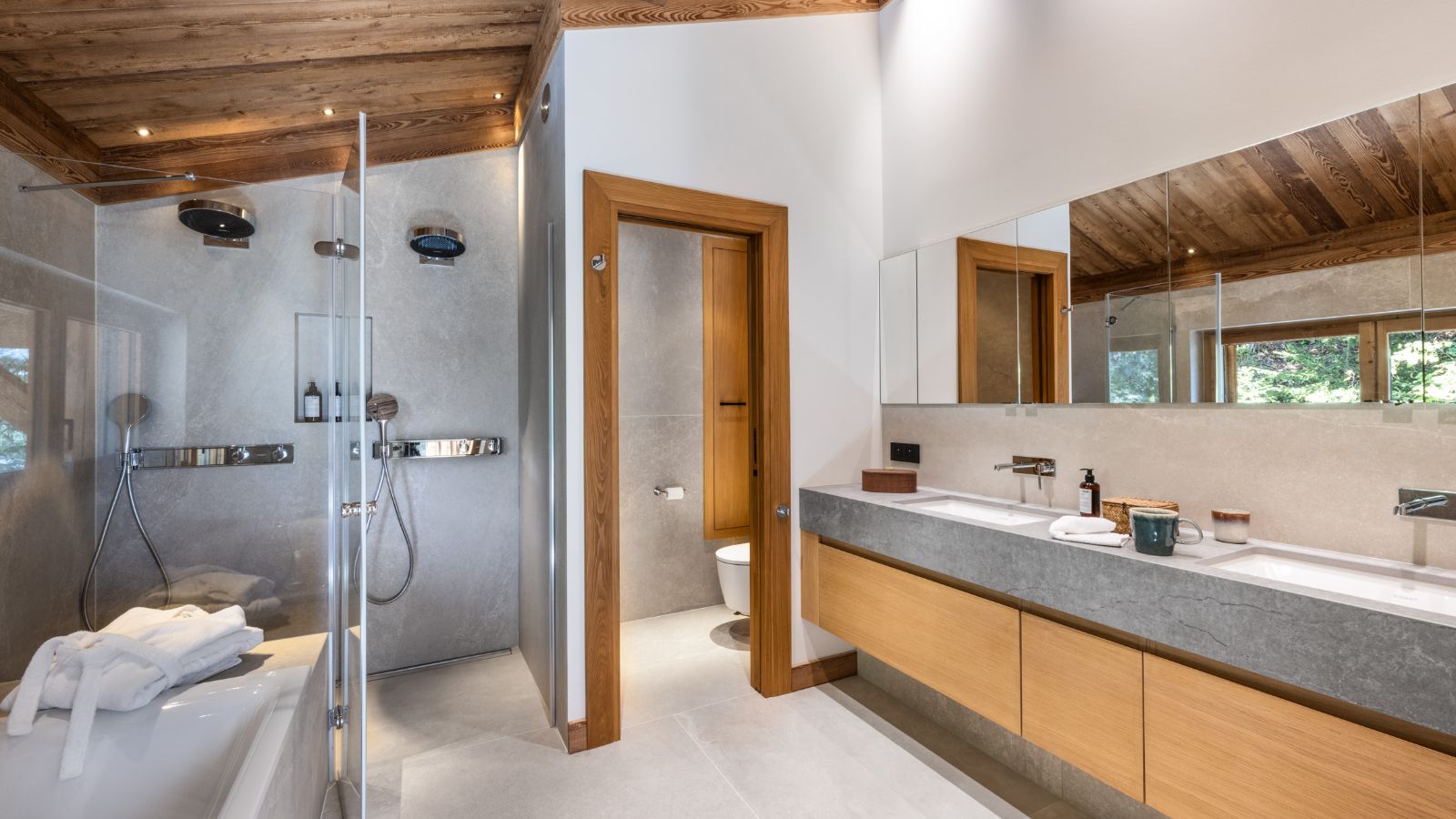 Luxury-Ski-Chalet-Chamonix-Granite-Mountain-Lodge-Oxford-Ski-Bathroom.jpg