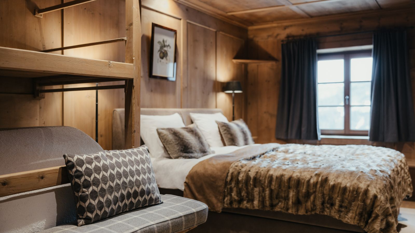 Luxury-Ski-Chalet-Arabba-Casa-Tra-Cime-Oxford-Ski-Bedroom (7).jpg