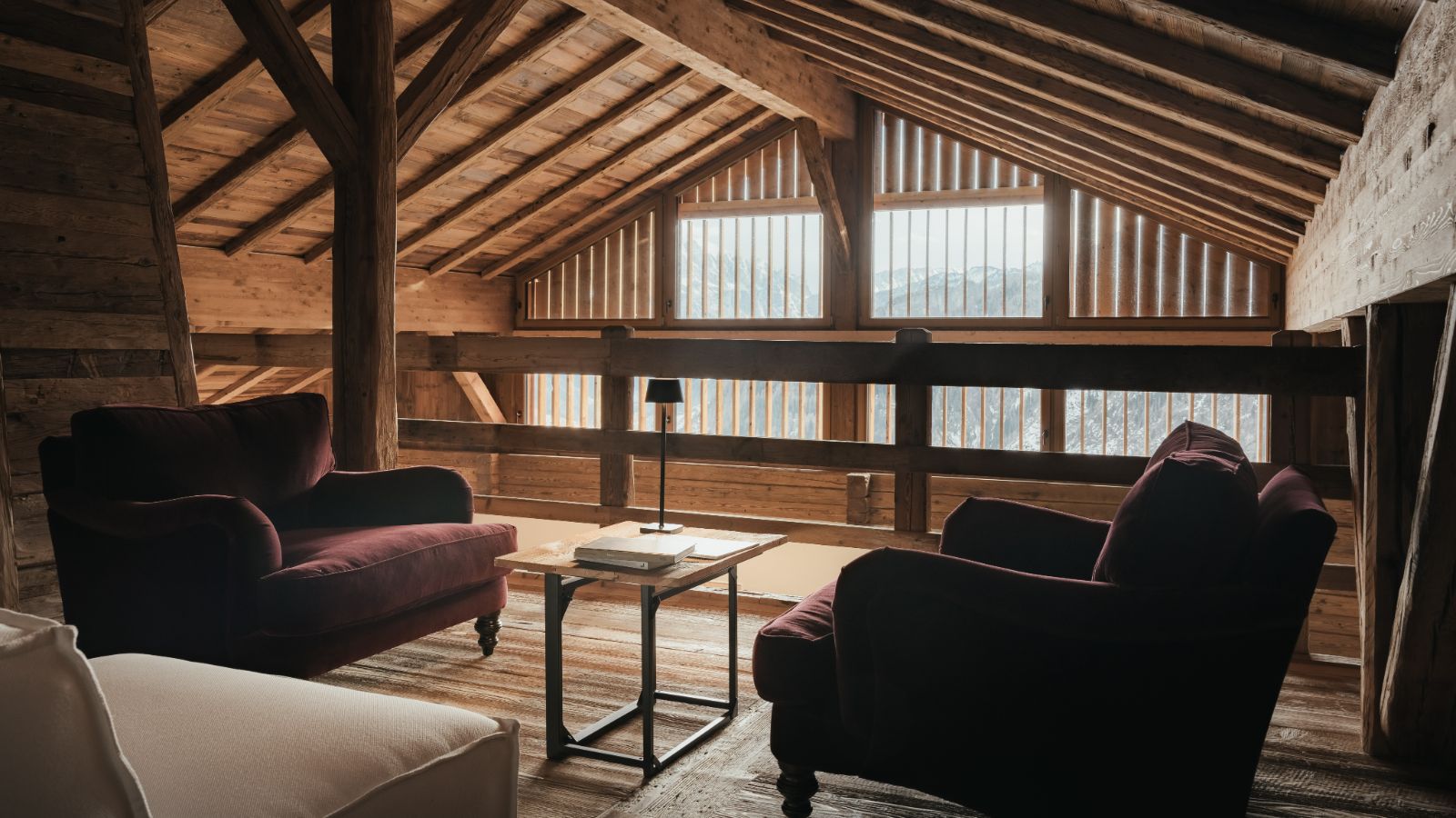 Luxury-Ski-Chalet-Arabba-Casa-Tra-Cime-Oxford-Ski-Sitting-Area.jpg